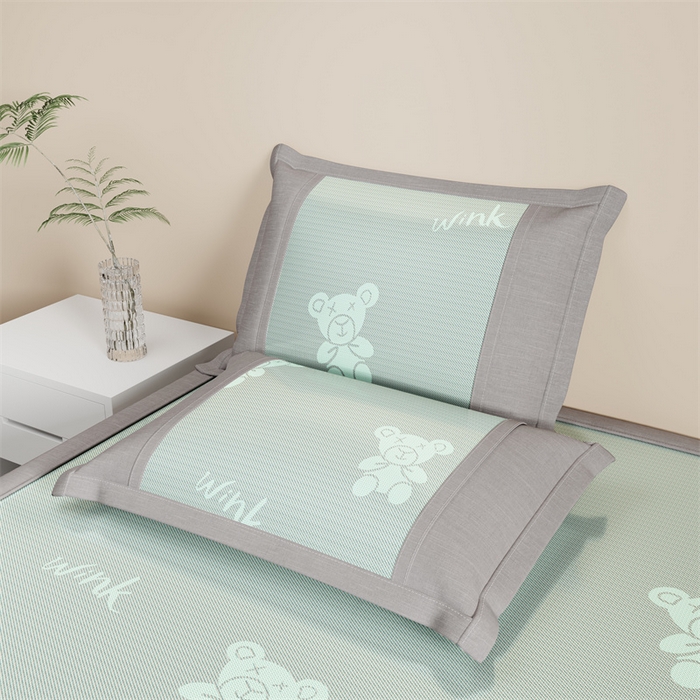 91家纺网 家纺一手货源 找家纺 爱宝被业 2026新款凉感冰丝席三件套 布朗熊-绿