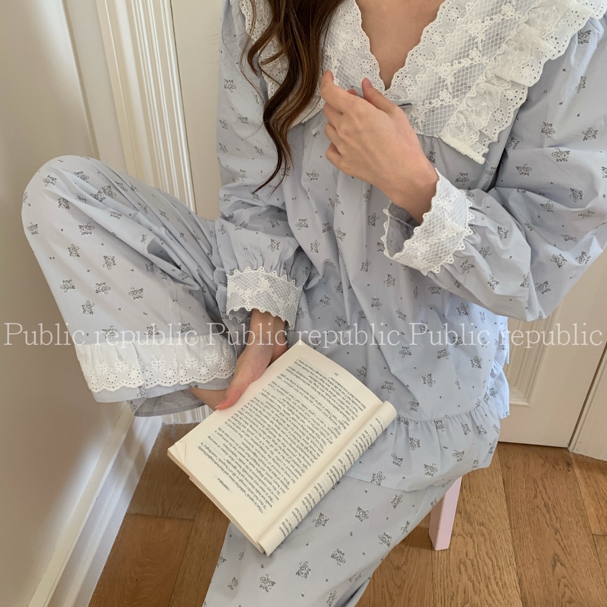 91家纺网 家纺一手货源 找家纺 （总）妍景家居生活馆 2026新款韩系蕾丝V领荷叶边印花套装