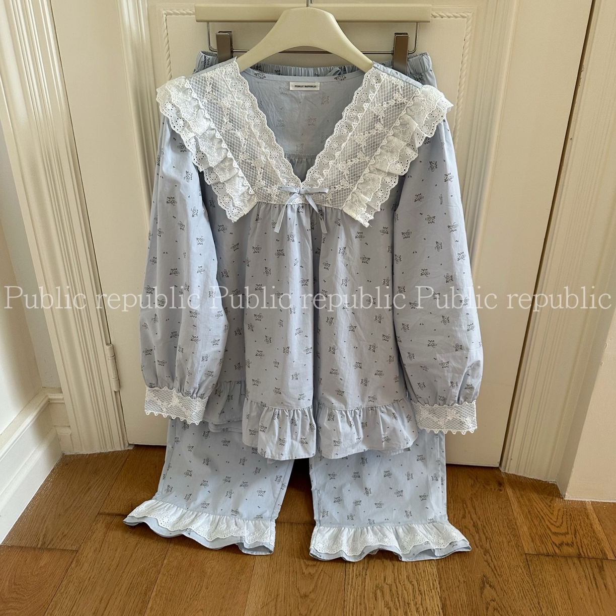 91家纺网 家纺一手货源 找家纺 （总）妍景家居生活馆 2026新款韩系蕾丝V领荷叶边印花套装