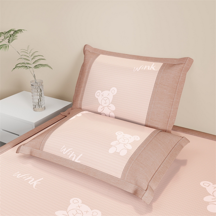 91家纺网 家纺一手货源 找家纺 爱宝被业 2026新款凉感冰丝席三件套 布朗熊-玉