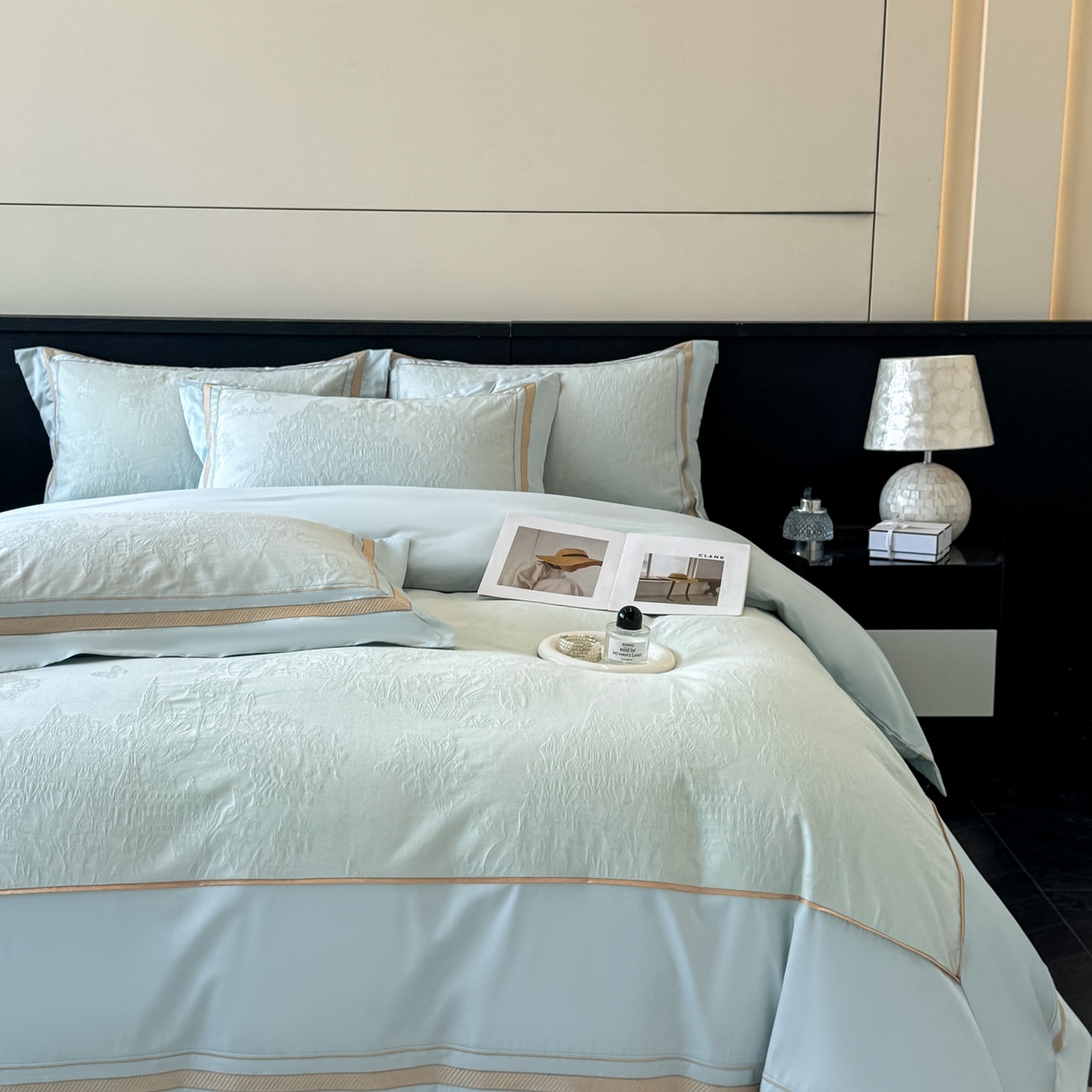 91家纺网 家纺一手货源 找家纺 博纳家纺 2026春夏新款60支全棉纯棉厚织提花绣花宽边高级简奢纯棉四件套-琼楼玉宇 琼楼玉宇-天蓝