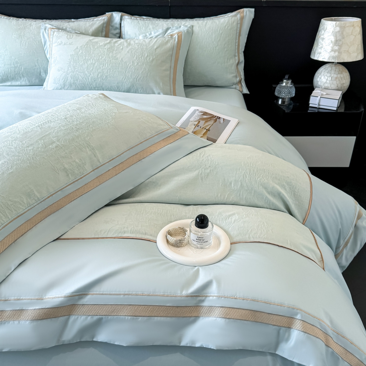 91家纺网 家纺一手货源 找家纺 博纳家纺 2026春夏新款60支全棉纯棉厚织提花绣花宽边高级简奢纯棉四件套-琼楼玉宇 琼楼玉宇-天蓝