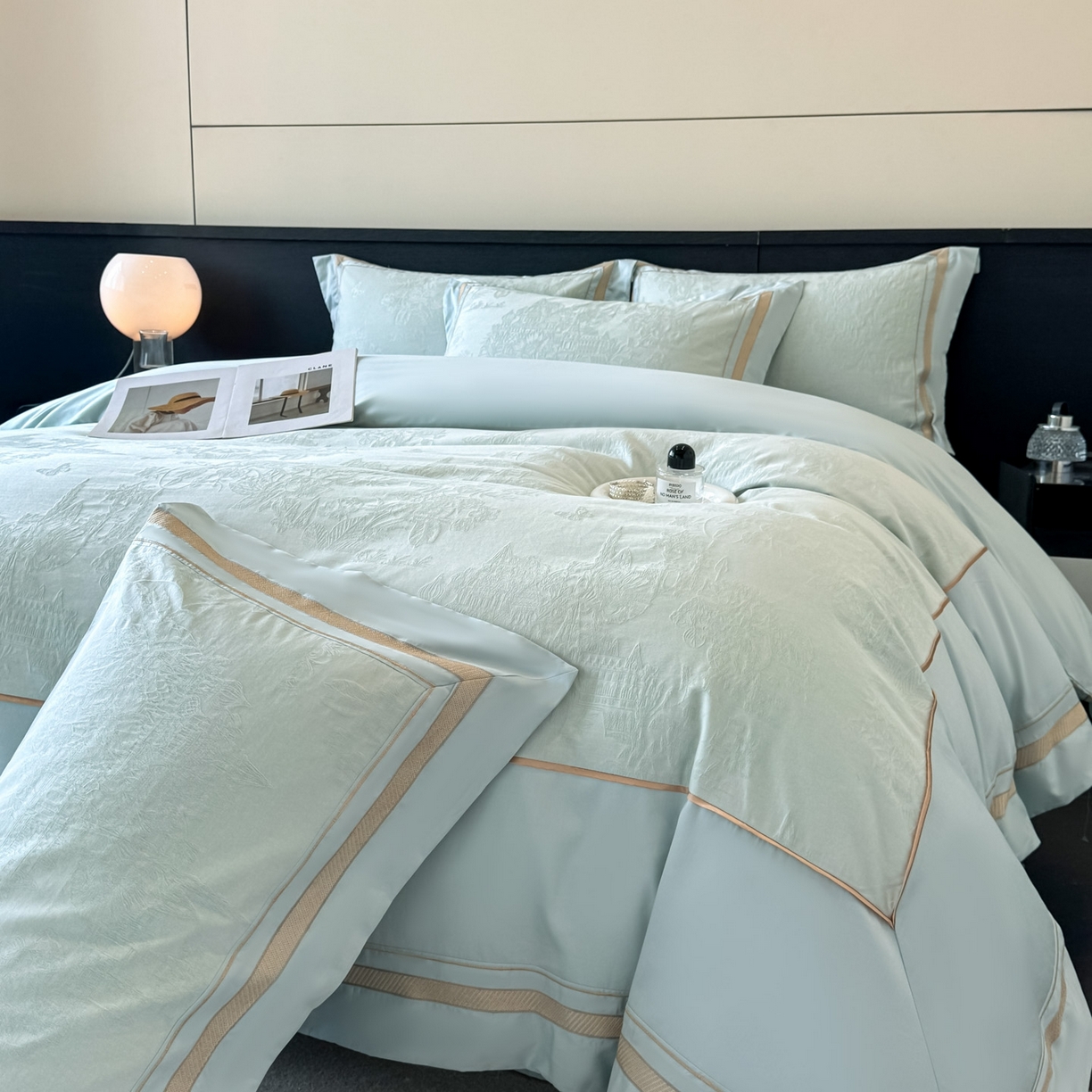 91家纺网 家纺一手货源 找家纺 博纳家纺 2026春夏新款60支全棉纯棉厚织提花绣花宽边高级简奢纯棉四件套-琼楼玉宇 琼楼玉宇-天蓝