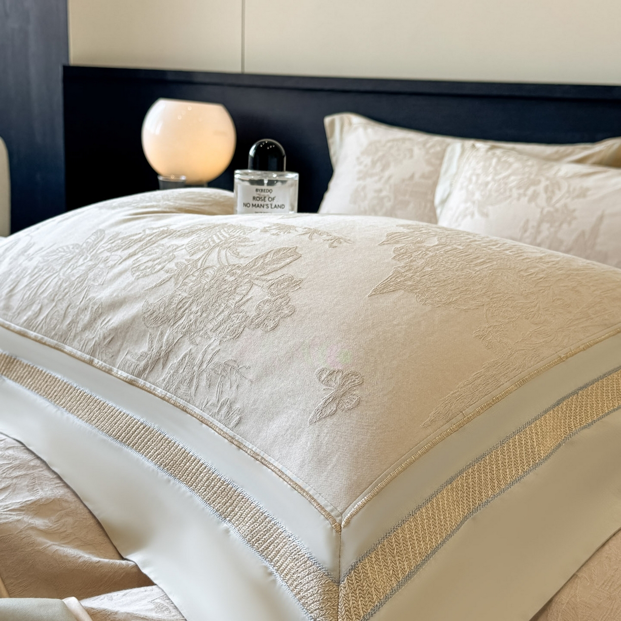 91家纺网 家纺一手货源 找家纺 博纳家纺 2026春夏新款60支全棉纯棉厚织提花绣花宽边高级简奢纯棉四件套-琼楼玉宇 琼楼玉宇-香槟