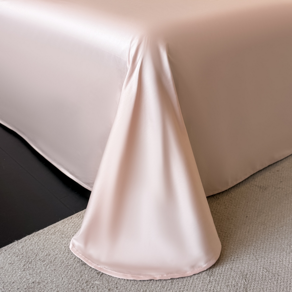 91家纺网 家纺一手货源 找家纺 博纳家纺 2026春夏新款60支全棉纯棉厚织提花绣花宽边高级简奢纯棉四件套-琼楼玉宇 琼楼玉宇-淡雅粉