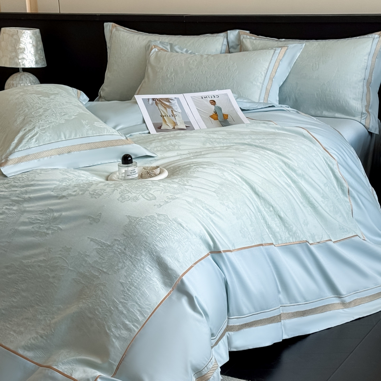 91家纺网 家纺一手货源 找家纺 博纳家纺 2026春夏新款60支全棉纯棉厚织提花绣花宽边高级简奢纯棉四件套-琼楼玉宇 琼楼玉宇-天蓝