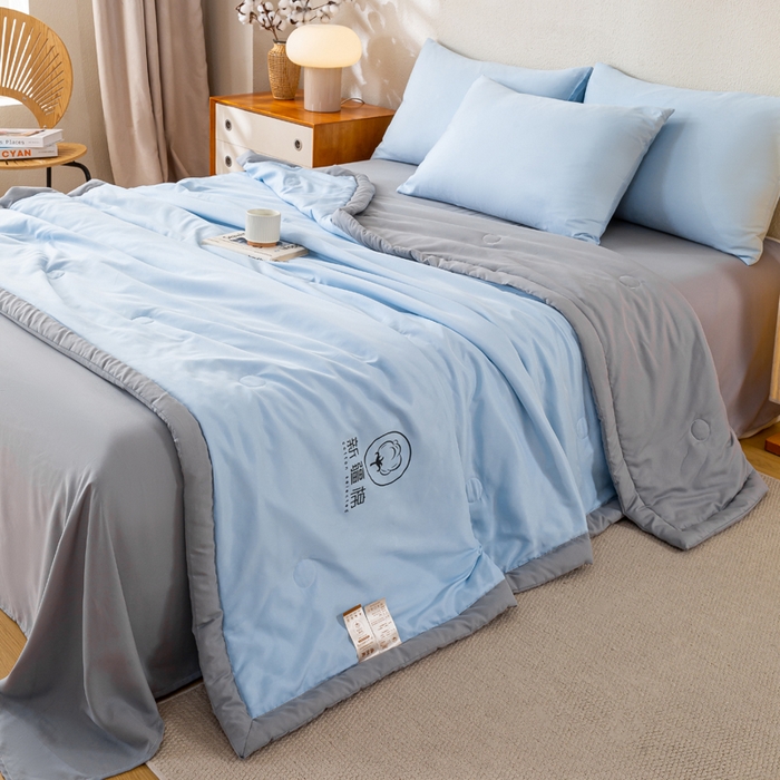 91家纺网 家纺一手货源 找家纺 憨豆  2026新款撞色双拼新疆棉花被夏被无印风水洗棉空调被夏凉被子（常年有货） 棉朵-蓝灰