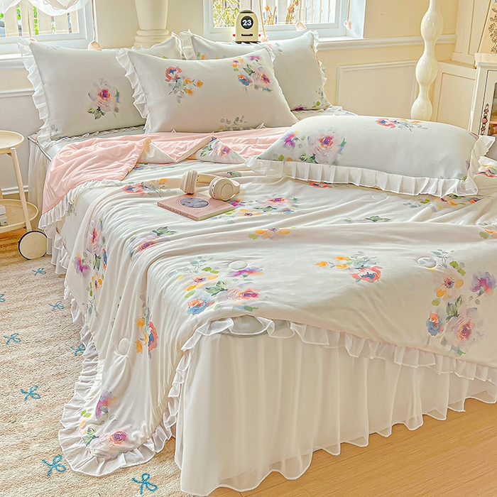 栩裕纺织 2026新款（常年不断货）A类凉感丝床裙款凉席夏被四件套花边空调被三件套 朦朦细雨