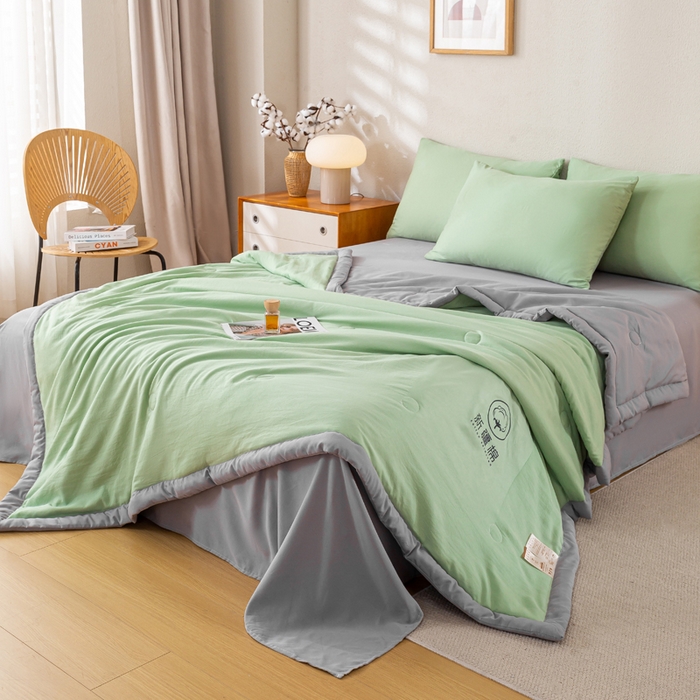 91家纺网 家纺一手货源 找家纺 憨豆  2026新款撞色双拼新疆棉花被夏被无印风水洗棉空调被夏凉被子（常年有货） 棉朵-抹茶灰