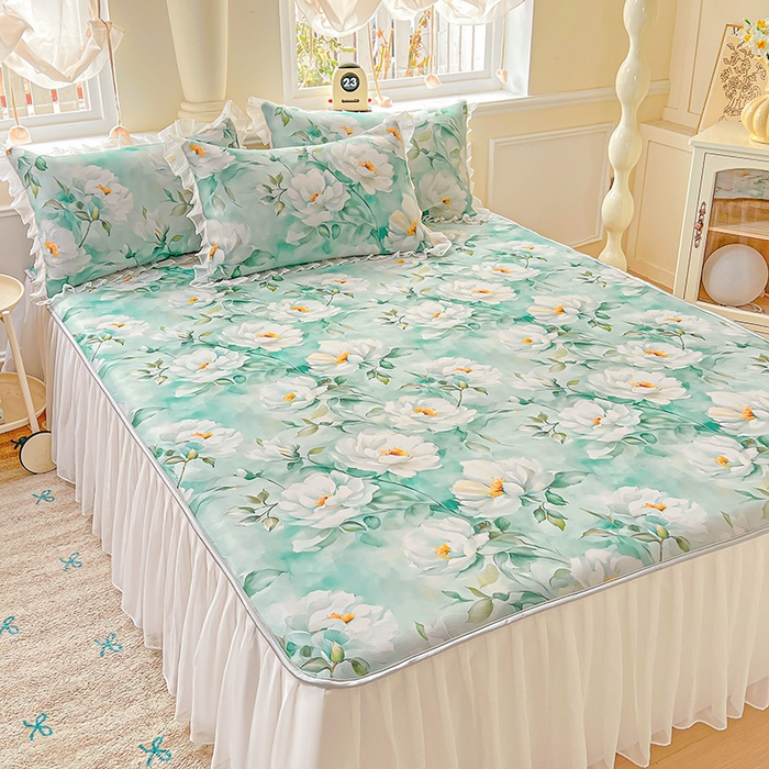 91家纺网 家纺一手货源 找家纺 栩裕纺织 2026新款（常年不断货）A类凉感丝床裙款凉席夏被四件套花边空调被三件套 近水楼台