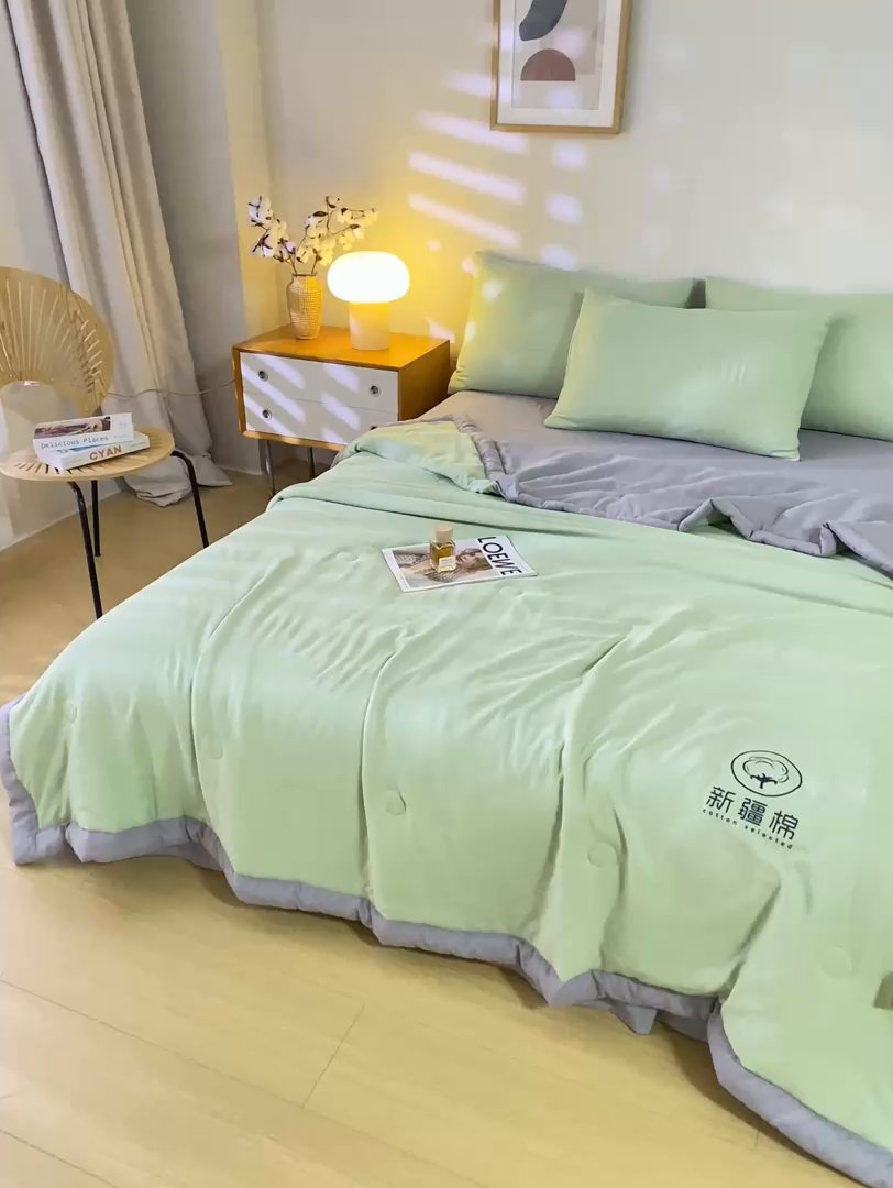 91家纺网 家纺一手货源 找家纺 憨豆  2026新款撞色双拼新疆棉花被夏被无印风水洗棉空调被夏凉被子（常年有货） 棉朵-抹茶灰