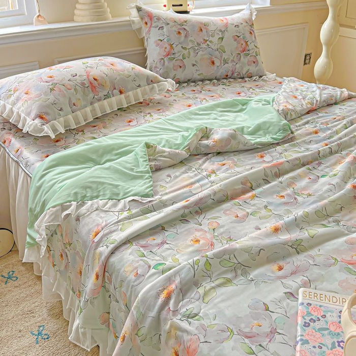 91家纺网 家纺一手货源 找家纺 栩裕纺织 2026新款（常年不断货）A类凉感丝床裙款凉席夏被四件套花边空调被三件套 春意浓