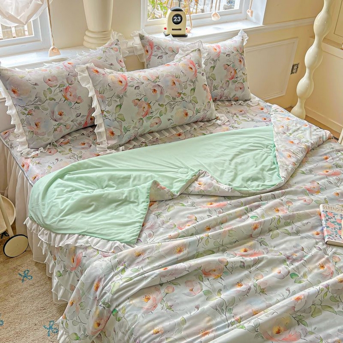 91家纺网 家纺一手货源 找家纺 栩裕纺织 2026新款（常年不断货）A类凉感丝床裙款凉席夏被四件套花边空调被三件套 春意浓