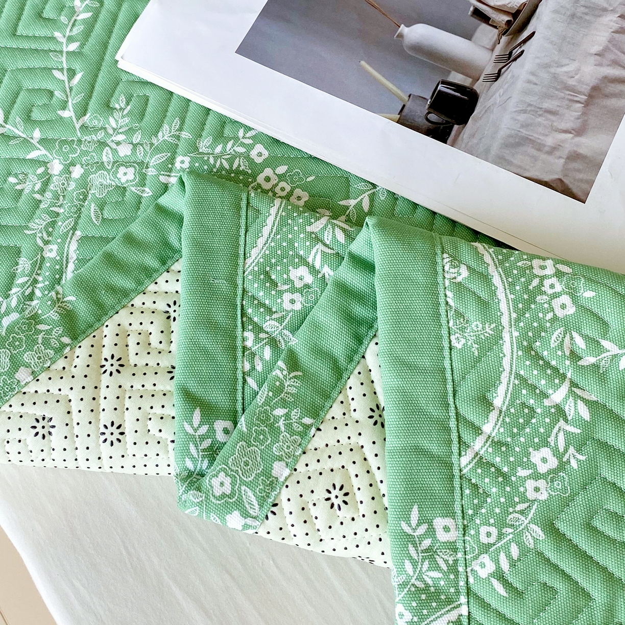 91家纺网 家纺一手货源 找家纺 金鑫汇家纺 2026春夏新款成人床新花型老粗布夹棉床盖软凉席席子可以机洗 芳华