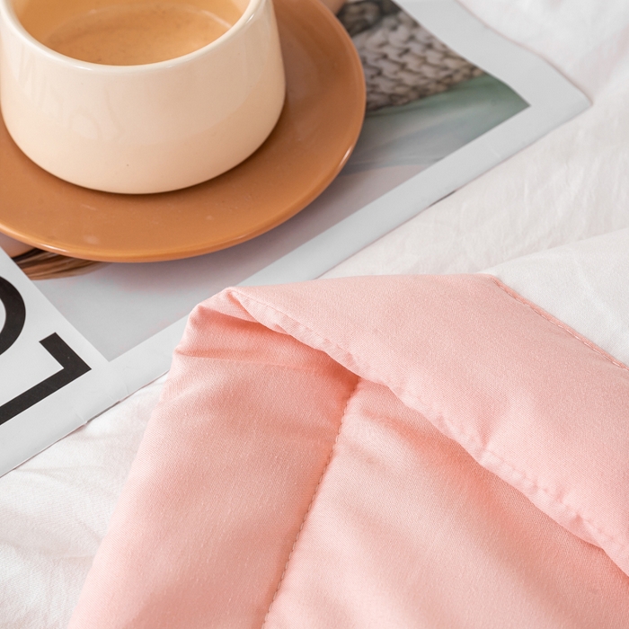 91家纺网 家纺一手货源 找家纺 憨豆  2026新款撞色双拼新疆棉花被夏被无印风水洗棉空调被夏凉被子（常年有货） 棉朵-浅粉白