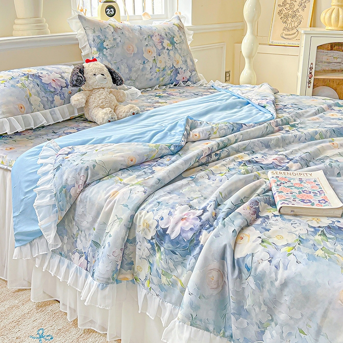 91家纺网 家纺一手货源 找家纺 栩裕纺织 2026新款（常年不断货）A类凉感丝床裙款凉席夏被四件套花边空调被三件套 艾维斯