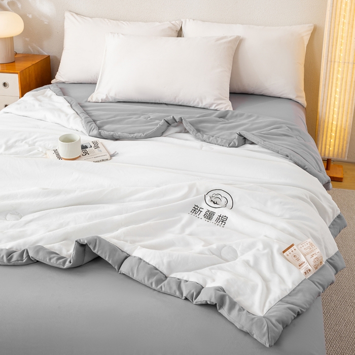 91家纺网 家纺一手货源 找家纺 憨豆  2026新款撞色双拼新疆棉花被夏被无印风水洗棉空调被夏凉被子（常年有货） 棉朵-浅灰白