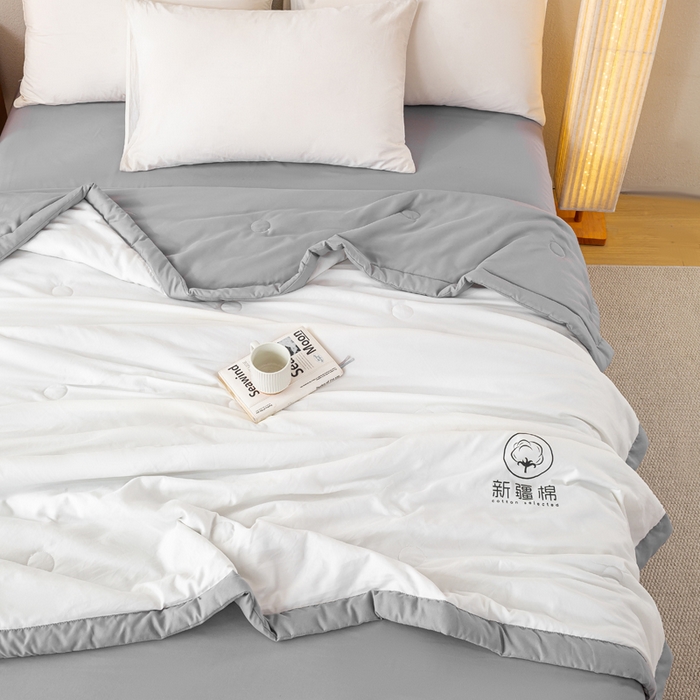91家纺网 家纺一手货源 找家纺 憨豆  2026新款撞色双拼新疆棉花被夏被无印风水洗棉空调被夏凉被子（常年有货） 棉朵-浅灰白