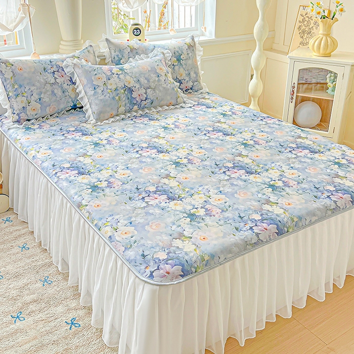 91家纺网 家纺一手货源 找家纺 栩裕纺织 2026新款（常年不断货）A类凉感丝床裙款凉席夏被四件套花边空调被三件套 艾维斯