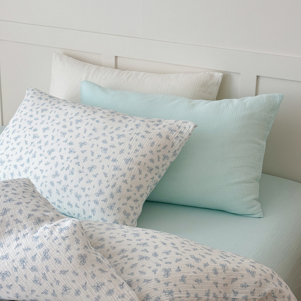 91家纺网 家纺一手货源 找家纺 玖弘家居 2026新款糖果印花色系皱皱纱四件套系列 清芷蓝鸢+水蓝（清芷蓝鸢+水蓝）