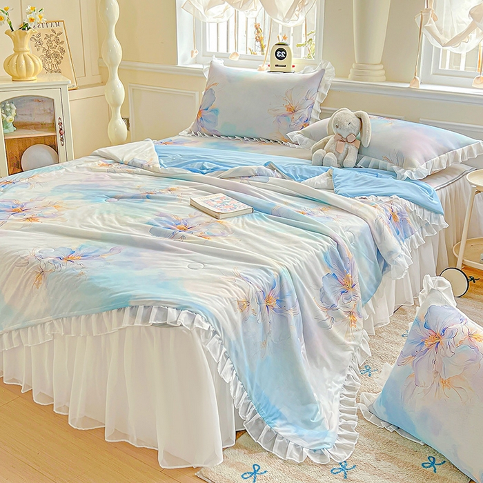 91家纺网 家纺一手货源 找家纺 栩裕纺织 2026新款（常年不断货）A类凉感丝床裙款凉席夏被四件套花边空调被三件套 馨韵