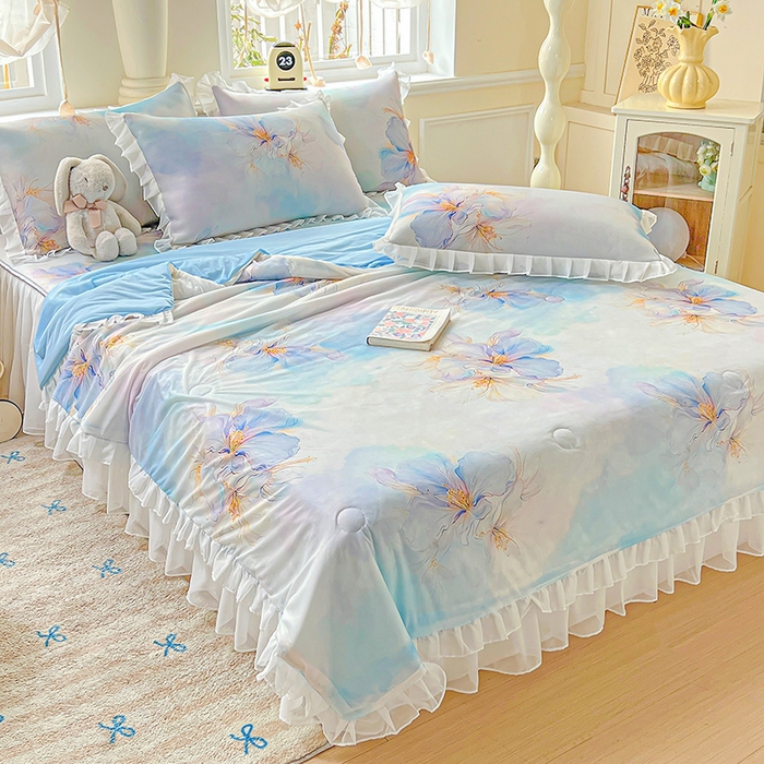 91家纺网 家纺一手货源 找家纺 栩裕纺织 2026新款（常年不断货）A类凉感丝床裙款凉席夏被四件套花边空调被三件套 馨韵