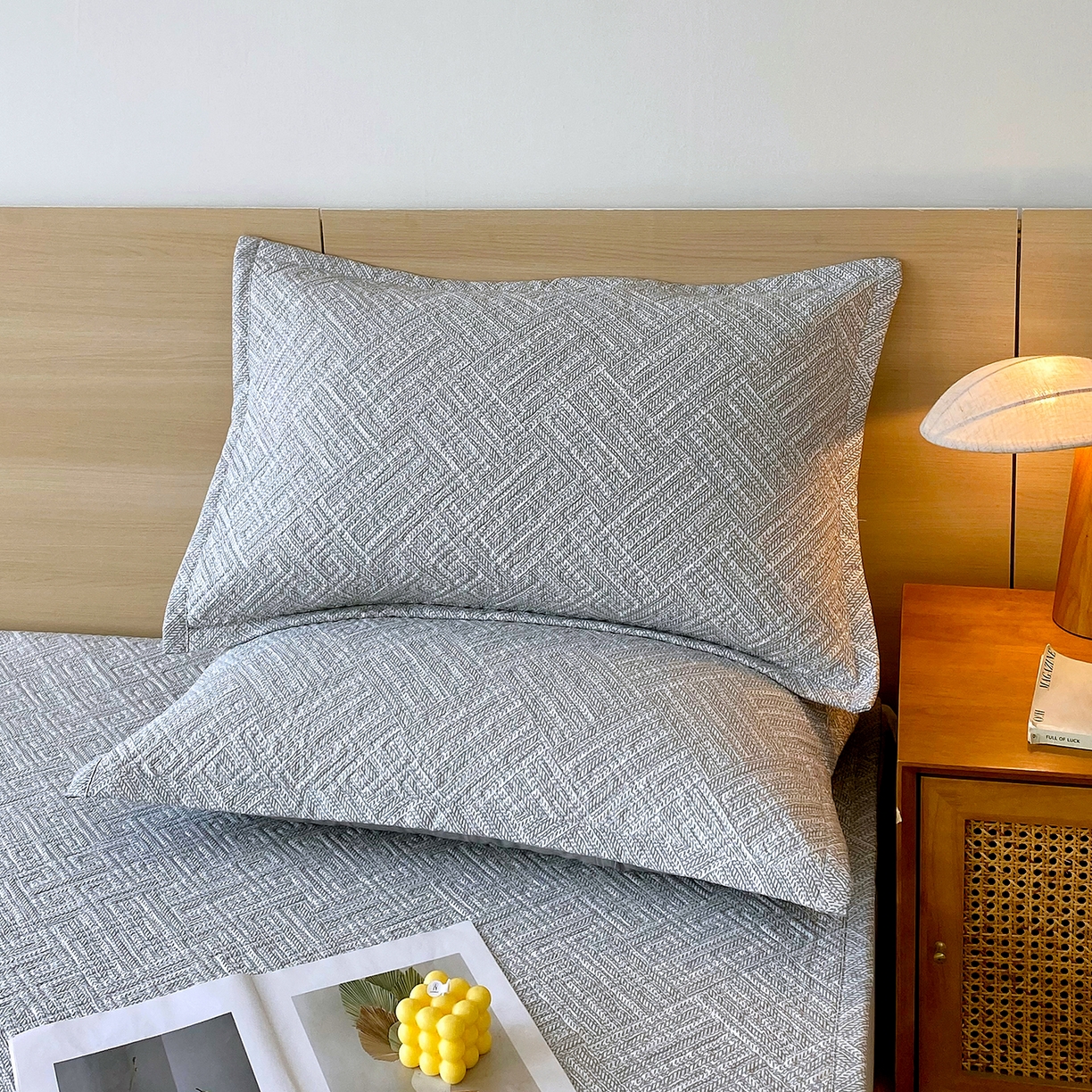 91家纺网 家纺一手货源 找家纺 金鑫汇家纺 2026春夏新款成人床新花型老粗布夹棉床盖软凉席席子可以机洗 流光灰