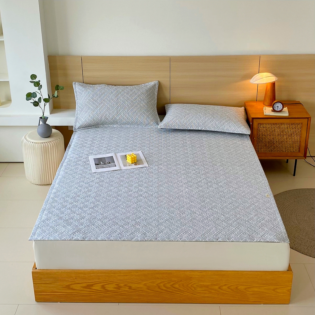 91家纺网 家纺一手货源 找家纺 金鑫汇家纺 2026春夏新款成人床新花型老粗布夹棉床盖软凉席席子可以机洗 流光灰