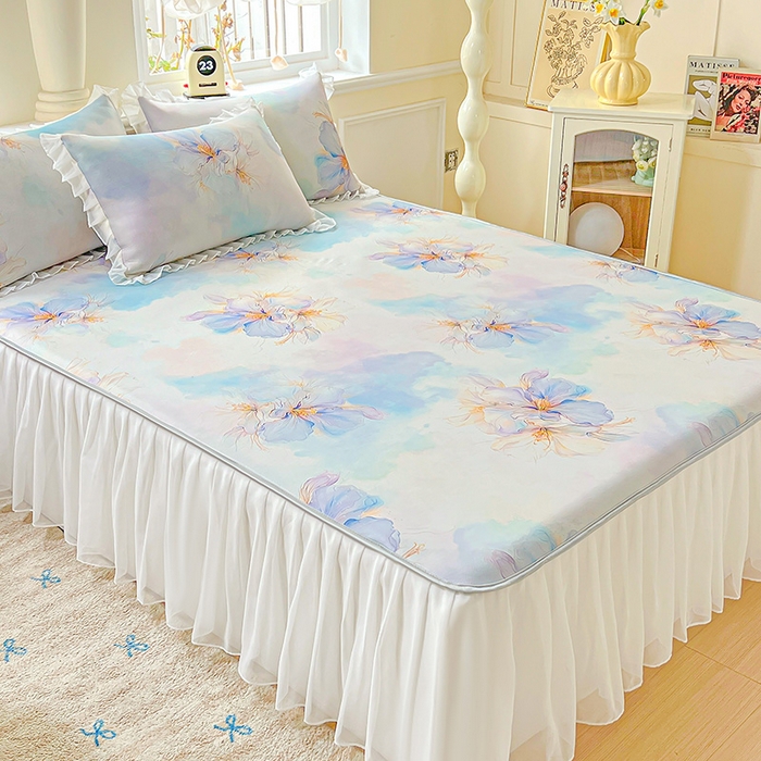 91家纺网 家纺一手货源 找家纺 栩裕纺织 2026新款（常年不断货）A类凉感丝床裙款凉席夏被四件套花边空调被三件套 馨韵