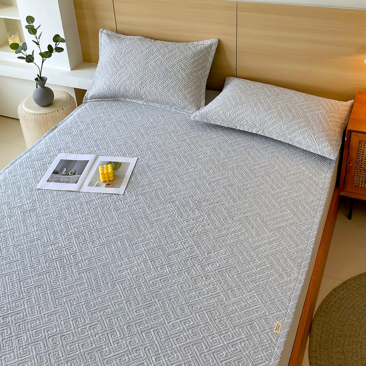 91家纺网 家纺一手货源 找家纺 金鑫汇家纺 2026春夏新款成人床新花型老粗布夹棉床盖软凉席席子可以机洗 流光灰