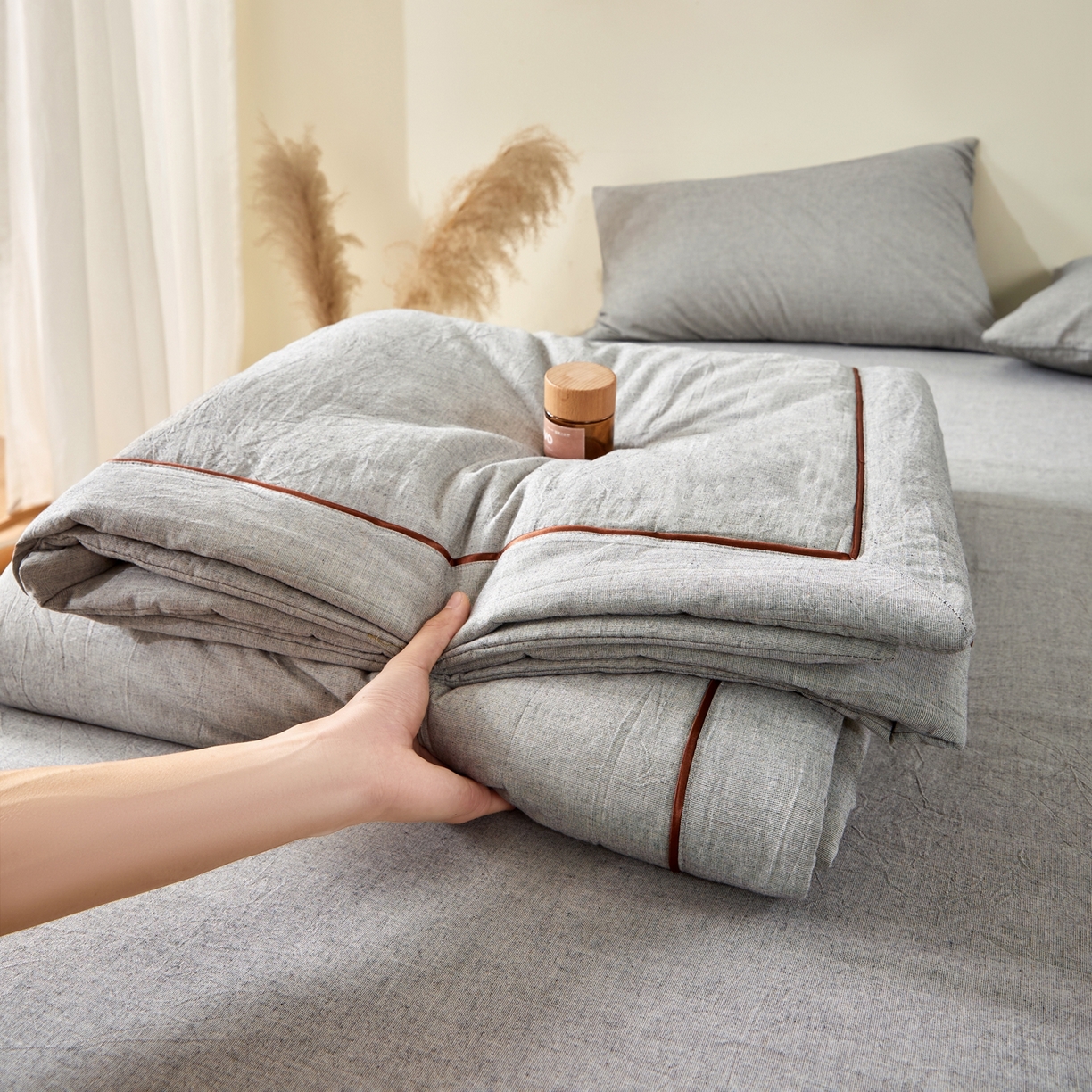 91家纺网 家纺一手货源 找家纺 吾诺家居 2026春夏新款纯色棉麻棉花夏被夏凉被空调被-麻生活系列 麻生活-浅灰