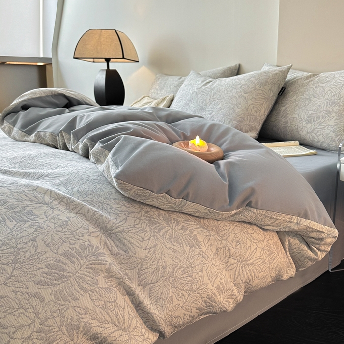 91家纺网 家纺一手货源 找家纺 （总）卧趣家纺 2024秋冬新款纯棉A类三层纱加厚磨毛大提花四件套（只有意象空间-棕，塞纳河畔-米，意象空间-绿，慕斯-米，玫瑰面纱-粉，洛丽塔-灰，波洛-灰七个花色做了单被套）