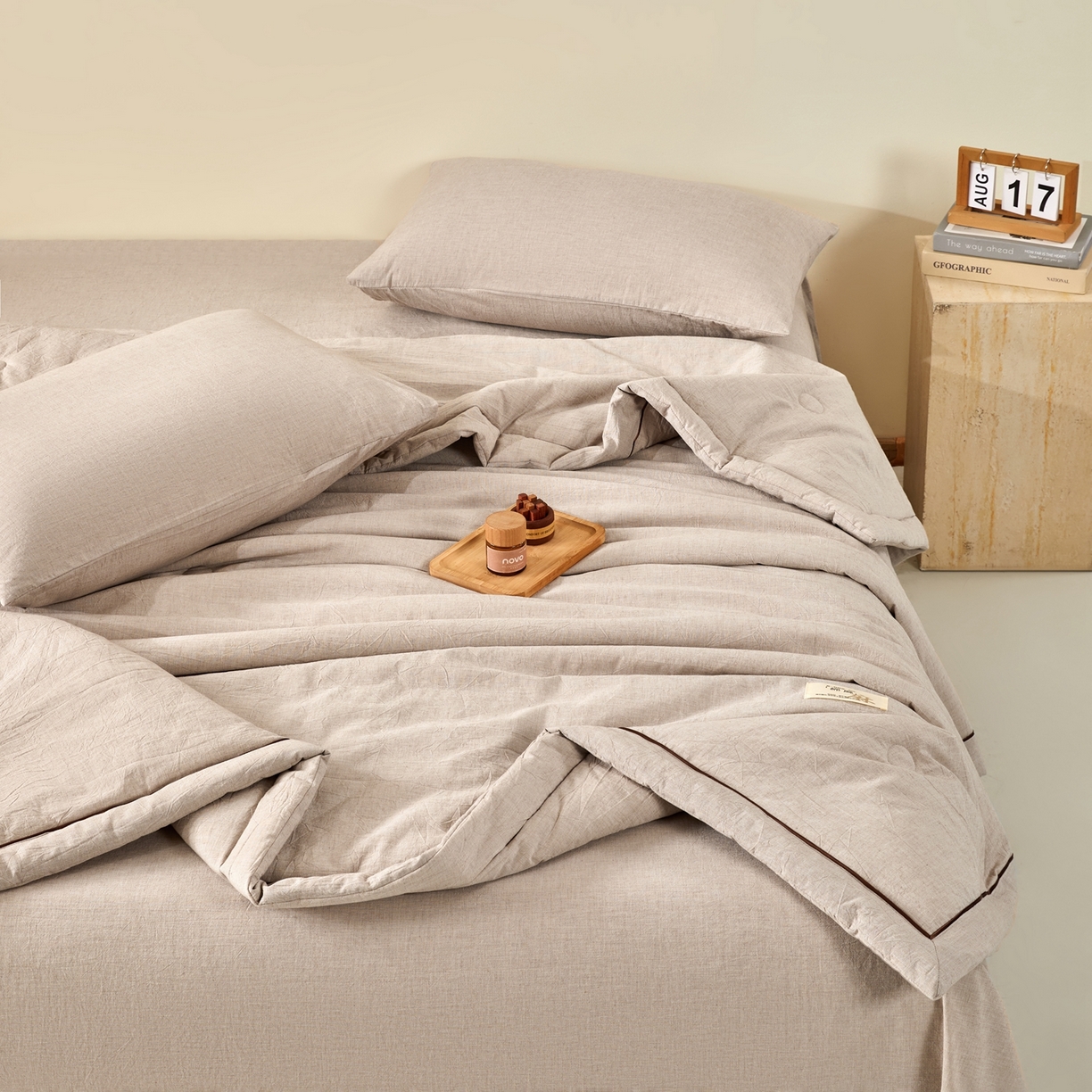 91家纺网 家纺一手货源 找家纺 吾诺家居 2026春夏新款纯色棉麻棉花夏被夏凉被空调被-麻生活系列 麻生活-浅驼