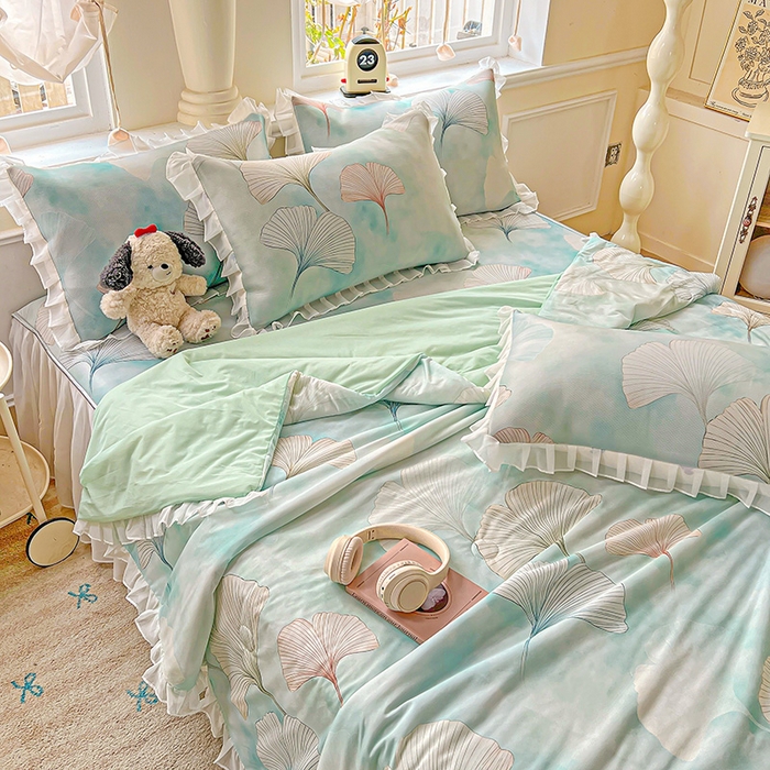 91家纺网 家纺一手货源 找家纺 栩裕纺织 2026新款（常年不断货）A类凉感丝床裙款凉席夏被四件套花边空调被三件套 银杏漫舞