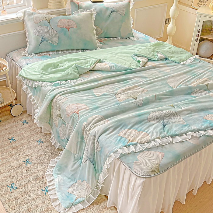 91家纺网 家纺一手货源 找家纺 栩裕纺织 2026新款（常年不断货）A类凉感丝床裙款凉席夏被四件套花边空调被三件套 银杏漫舞