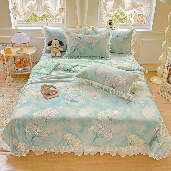 91家纺网 家纺一手货源 找家纺 栩裕纺织 2026新款（常年不断货）A类凉感丝床裙款凉席夏被四件套花边空调被三件套 银杏漫舞