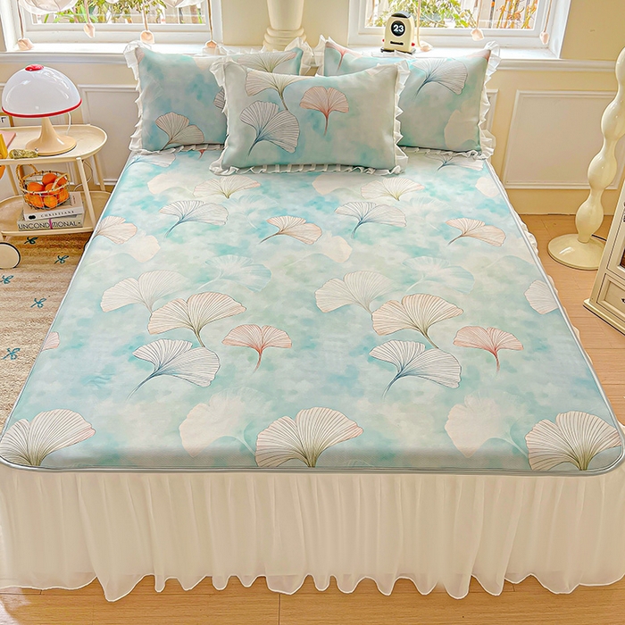 91家纺网 家纺一手货源 找家纺 栩裕纺织 2026新款（常年不断货）A类凉感丝床裙款凉席夏被四件套花边空调被三件套 银杏漫舞