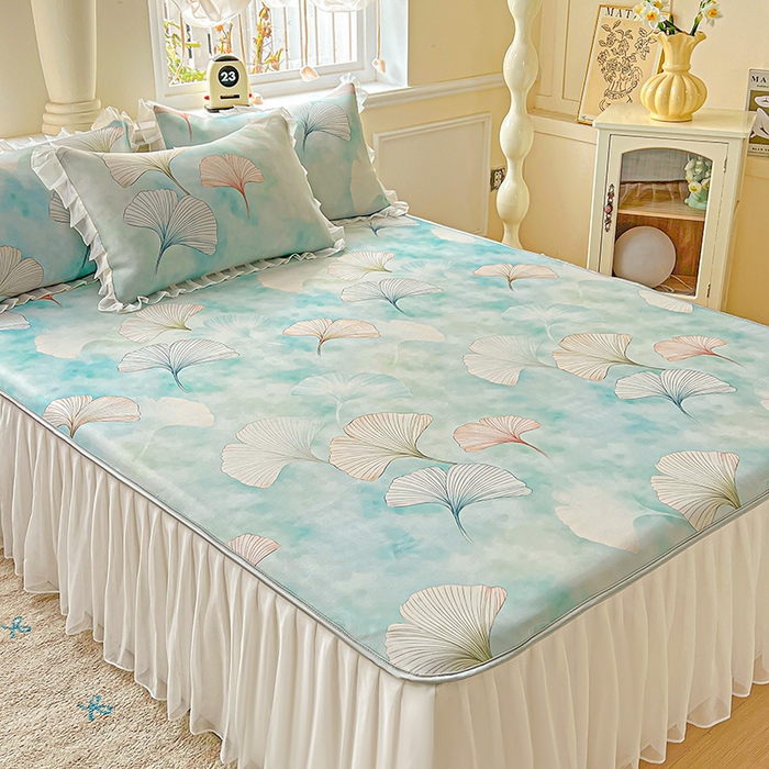 91家纺网 家纺一手货源 找家纺 栩裕纺织 2026新款（常年不断货）A类凉感丝床裙款凉席夏被四件套花边空调被三件套 银杏漫舞