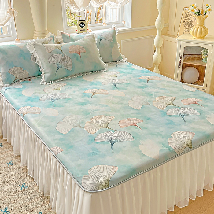 91家纺网 家纺一手货源 找家纺 栩裕纺织 2026新款（常年不断货）A类凉感丝床裙款凉席夏被四件套花边空调被三件套 银杏漫舞