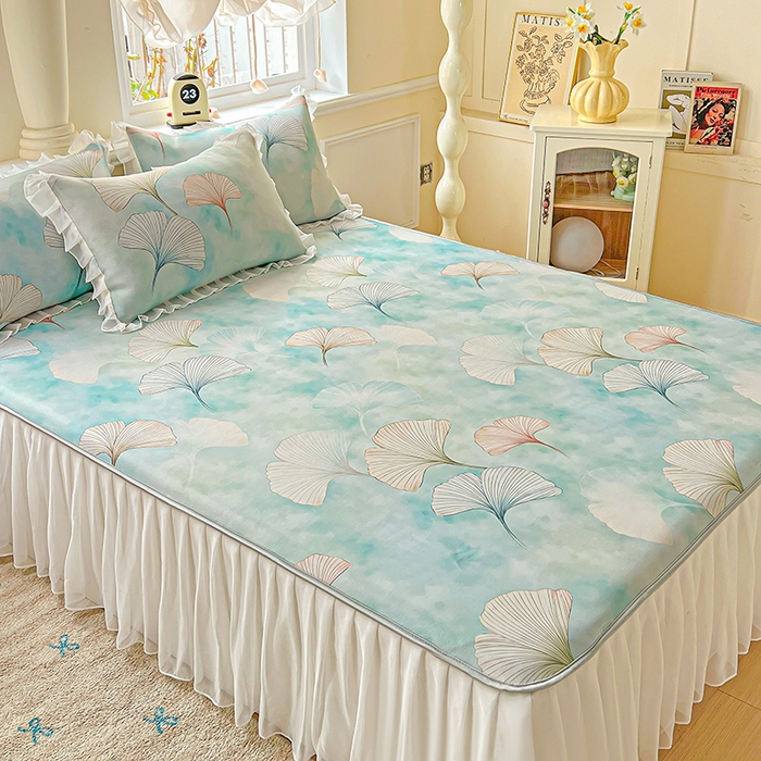 91家纺网 家纺一手货源 找家纺 栩裕纺织 2026新款（常年不断货）A类凉感丝床裙款凉席夏被四件套花边空调被三件套 银杏漫舞