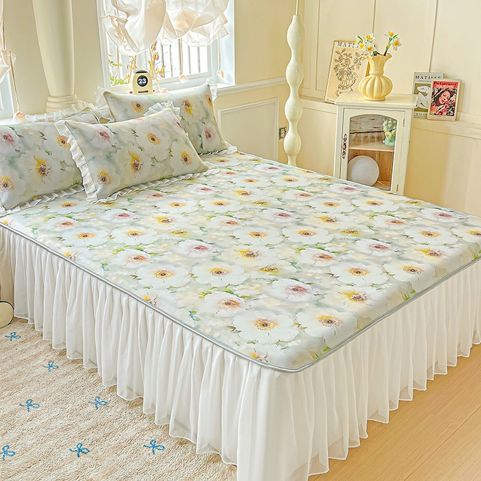 91家纺网 家纺一手货源 找家纺 栩裕纺织 2026新款（常年不断货）A类凉感丝床裙款凉席夏被四件套花边空调被三件套 梦露