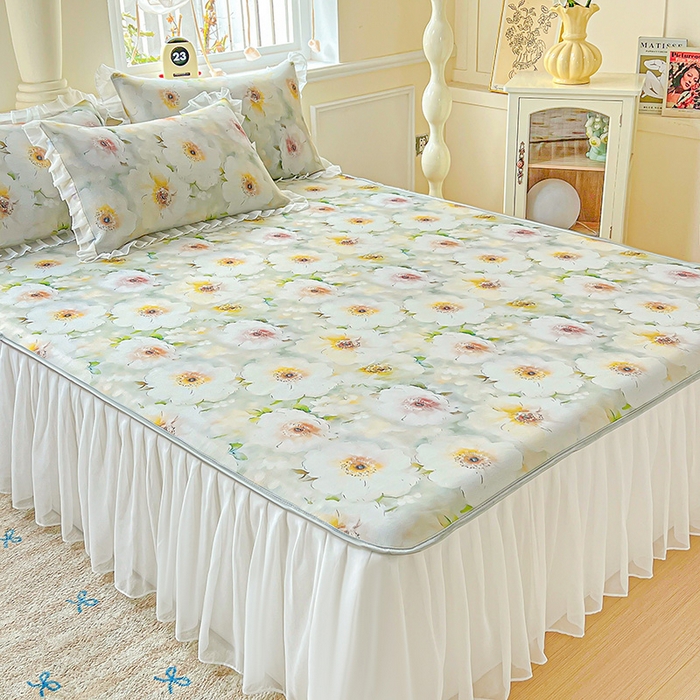 91家纺网 家纺一手货源 找家纺 栩裕纺织 2026新款（常年不断货）A类凉感丝床裙款凉席夏被四件套花边空调被三件套 梦露