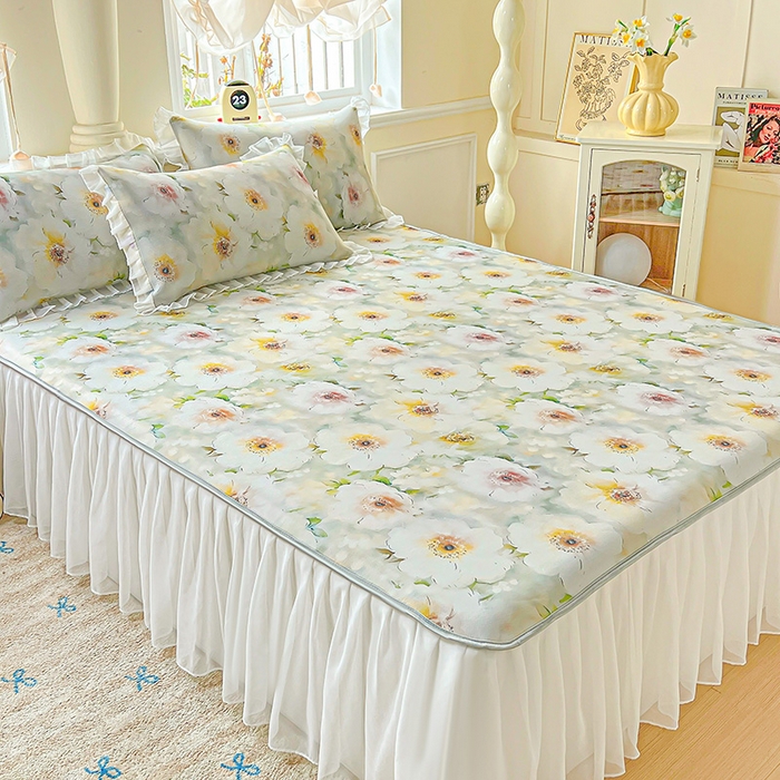 91家纺网 家纺一手货源 找家纺 栩裕纺织 2026新款（常年不断货）A类凉感丝床裙款凉席夏被四件套花边空调被三件套 梦露