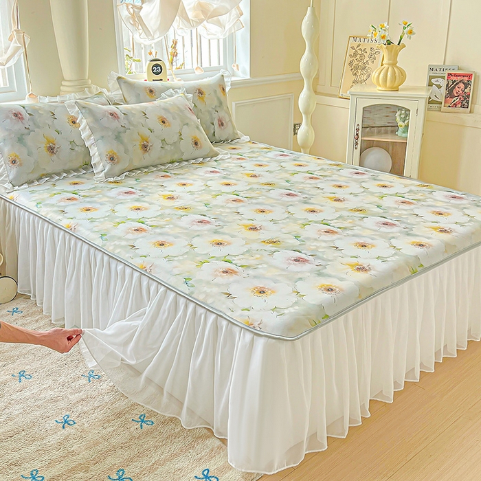 91家纺网 家纺一手货源 找家纺 栩裕纺织 2026新款（常年不断货）A类凉感丝床裙款凉席夏被四件套花边空调被三件套 梦露