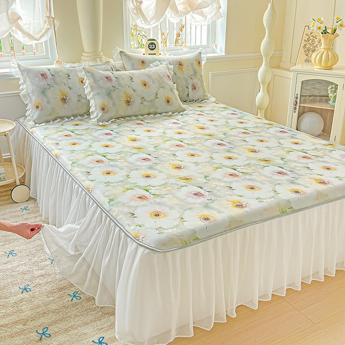 91家纺网 家纺一手货源 找家纺 栩裕纺织 2026新款（常年不断货）A类凉感丝床裙款凉席夏被四件套花边空调被三件套 梦露