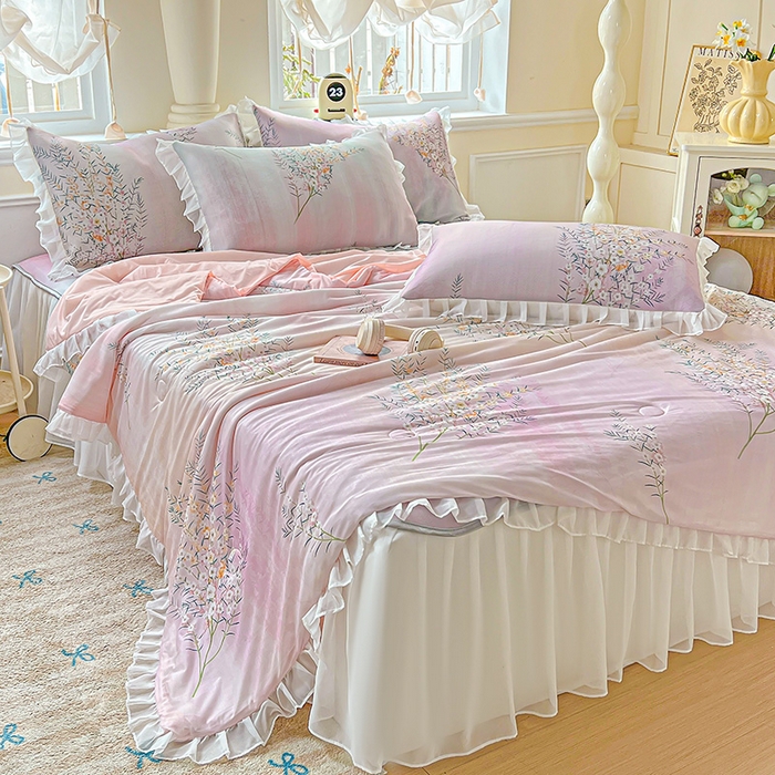 栩裕纺织 2026新款（常年不断货）A类凉感丝床裙款凉席夏被四件套花边空调被三件套 恋语