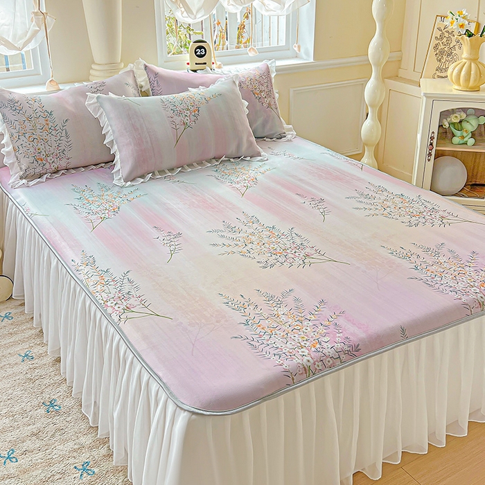 91家纺网 家纺一手货源 找家纺 栩裕纺织 2026新款（常年不断货）A类凉感丝床裙款凉席夏被四件套花边空调被三件套 恋语