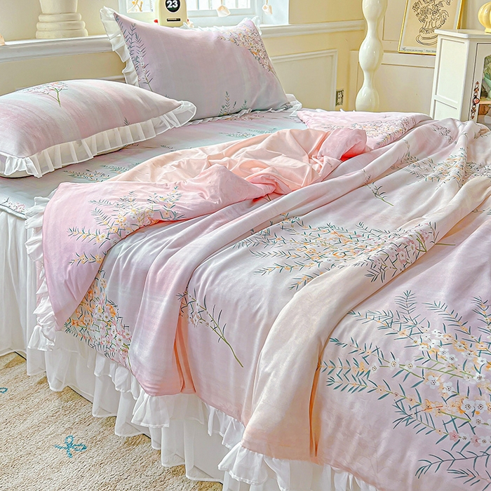 91家纺网 家纺一手货源 找家纺 栩裕纺织 2026新款（常年不断货）A类凉感丝床裙款凉席夏被四件套花边空调被三件套 恋语