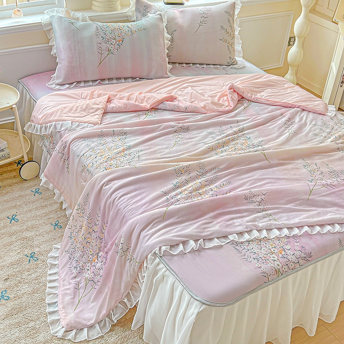 91家纺网 家纺一手货源 找家纺 栩裕纺织 2026新款（常年不断货）A类凉感丝床裙款凉席夏被四件套花边空调被三件套 恋语