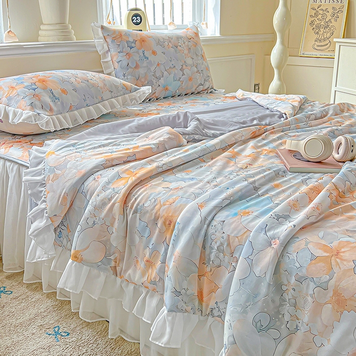 91家纺网 家纺一手货源 找家纺 栩裕纺织 2026新款（常年不断货）A类凉感丝床裙款凉席夏被四件套花边空调被三件套 春花秋实